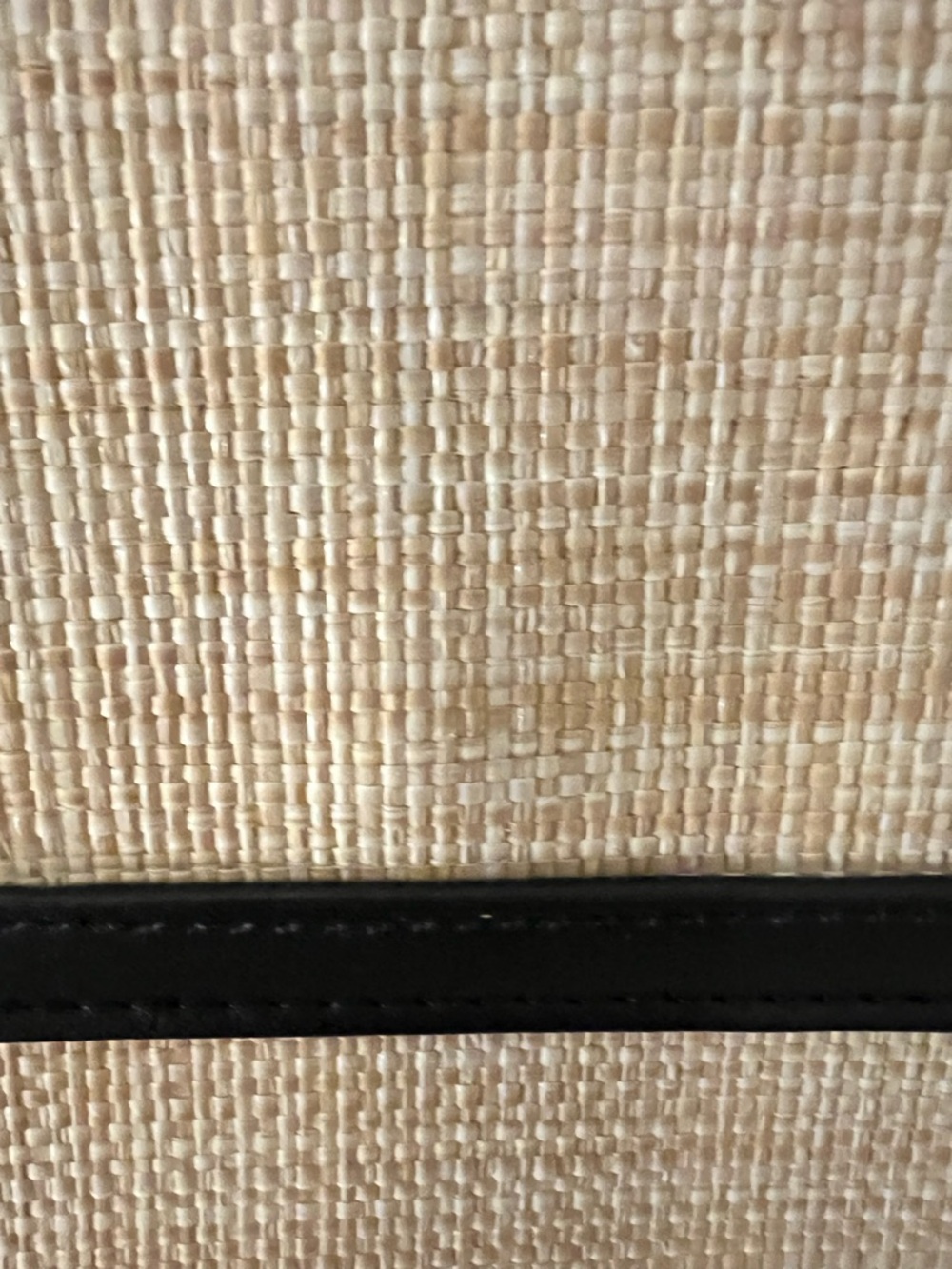 Telena shoulder bag made of straw mat material with black vegan leather trim - Picture 5 of 9